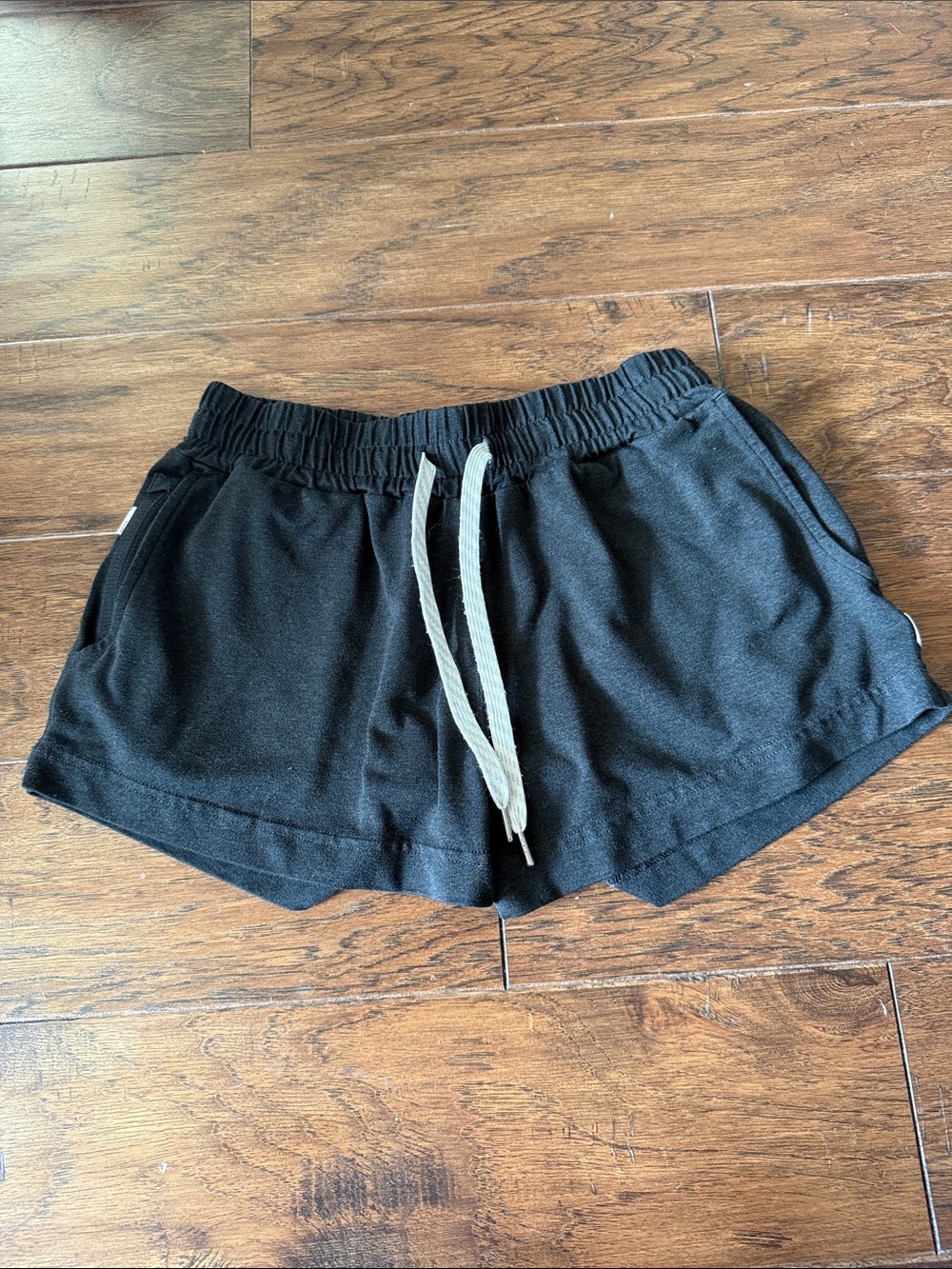 Vuori halo shorts